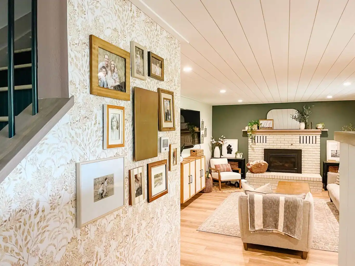 Commercial wallpaper installation in Los Angeles office building